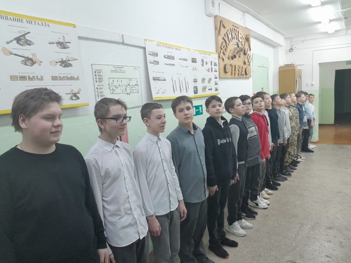Соревнования по разборке-сборке автомата Калашникова