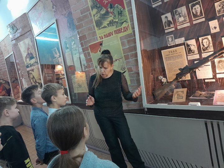 Краеведческим музеем города Красноуфимска состоялась экскурсия под руководством Голубцовой Юлии Анатольевны