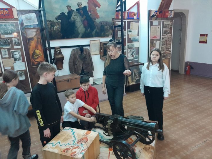 Краеведческим музеем города Красноуфимска состоялась экскурсия под руководством Голубцовой Юлии Анатольевны
